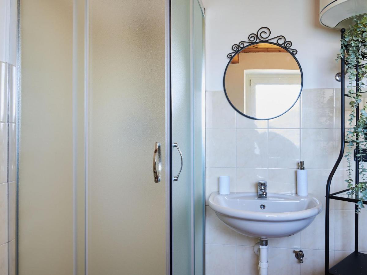 Apartment Oro Del Lario-2 By Interhome Bellano Bagian luar foto